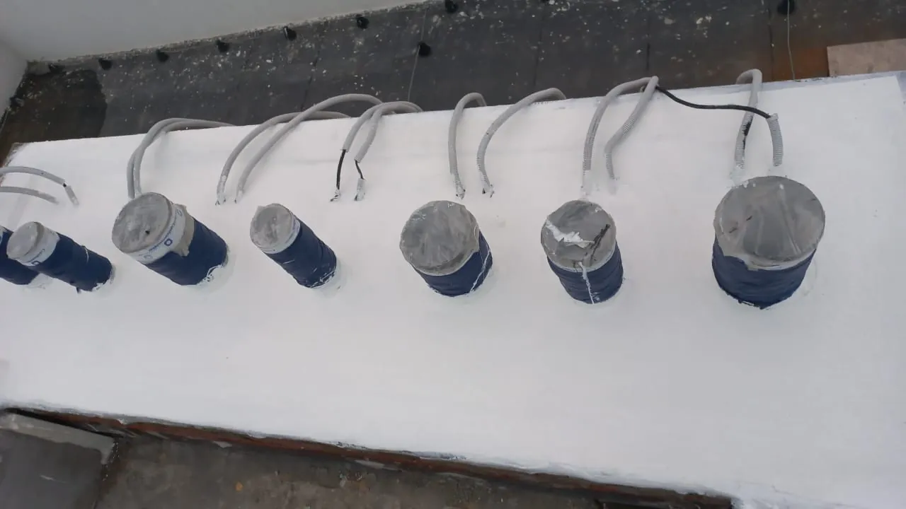 Гидроизоляция выводов коммуникаций на кровле